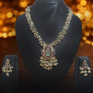 Vintage Emerald Beaded Necklace Set