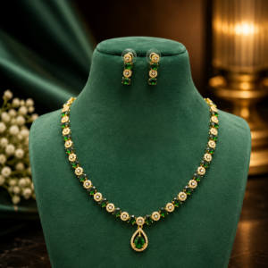 Emerald Halo Pendant Classic Jewellery Set