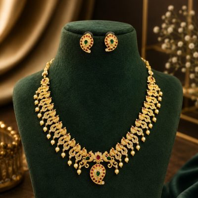 Royal Paisley Pearl Drop Jewellery Set